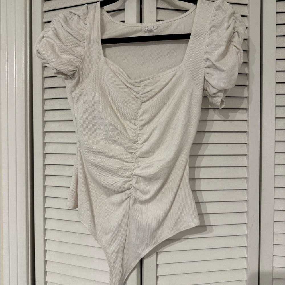 Elegant White Ruched Women's Top
